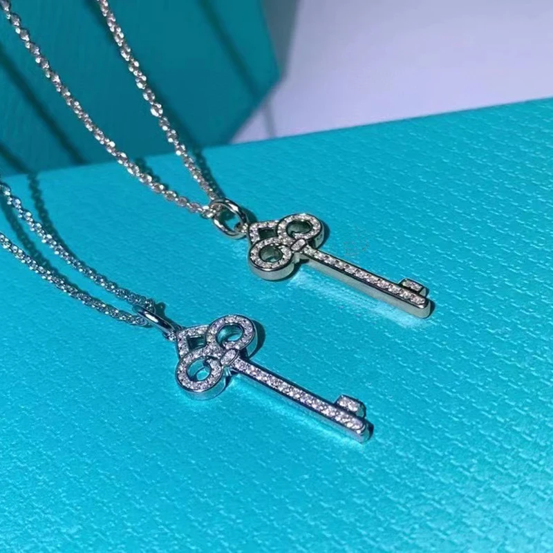 

Stylish personality Halloween Sterling Silver 925 Key Skeleton vintage Rose gold treasure chest Key Winter sweater necklace