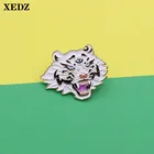 Эмалированная булавка XEDZ с трехглазным белым тигром, свирепый зверь, мультяшное животное, индивидуальный значок, храбрый логотип, Металлическая Булавка в стиле панк, подарок для друзей