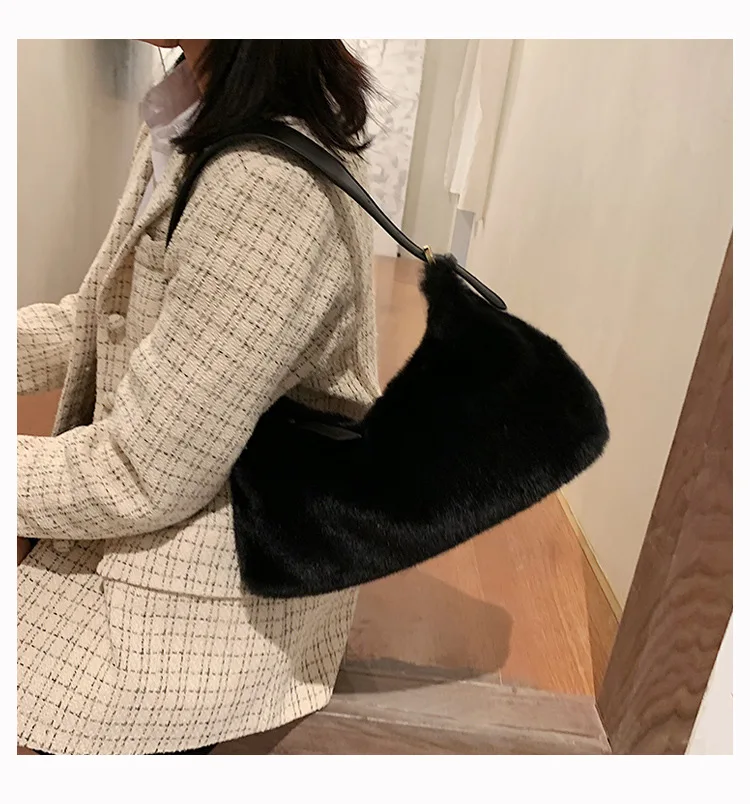 

Soft Warm Fur Bag Shoulder Bag Female Solid Color Female Bag Large Plush Winter Handbag And Purse 2020 Fashion Women Bag