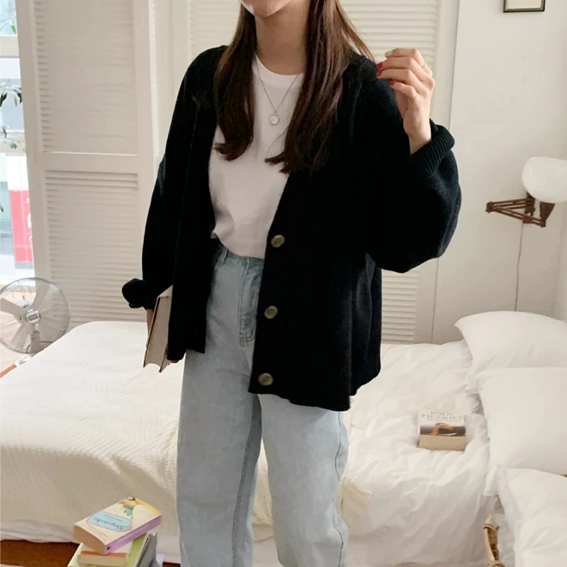 

2021 Winter Women Sweaters V-Neck Buttons Long Sleeve Knitted Cardigan Fashionable Korean Ladies Autumn Warm Coat Jumper Jersey