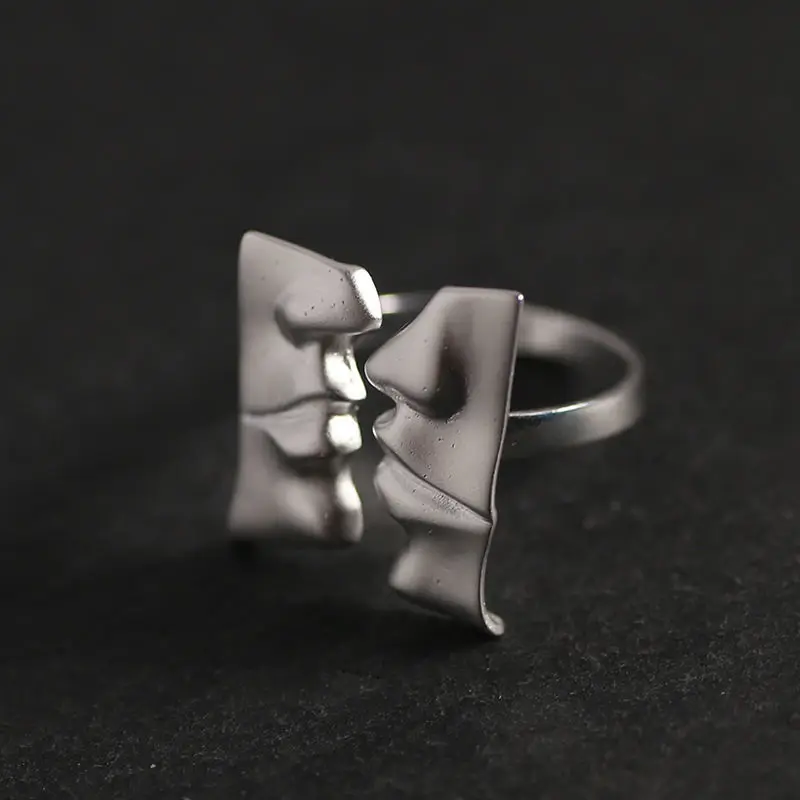 

New Retro S925 Sterling Silver Elegant Face Embracing Kiss Opening Adjustable Ring Personalized Jewelry Accessories
