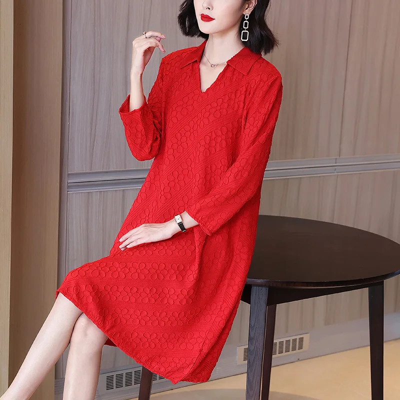 

TVVOVVIN Fashion Embossed Embroidery V-neck Dress Spring 2021 New Loose Large Size Medium Length A-line Dress LUL8