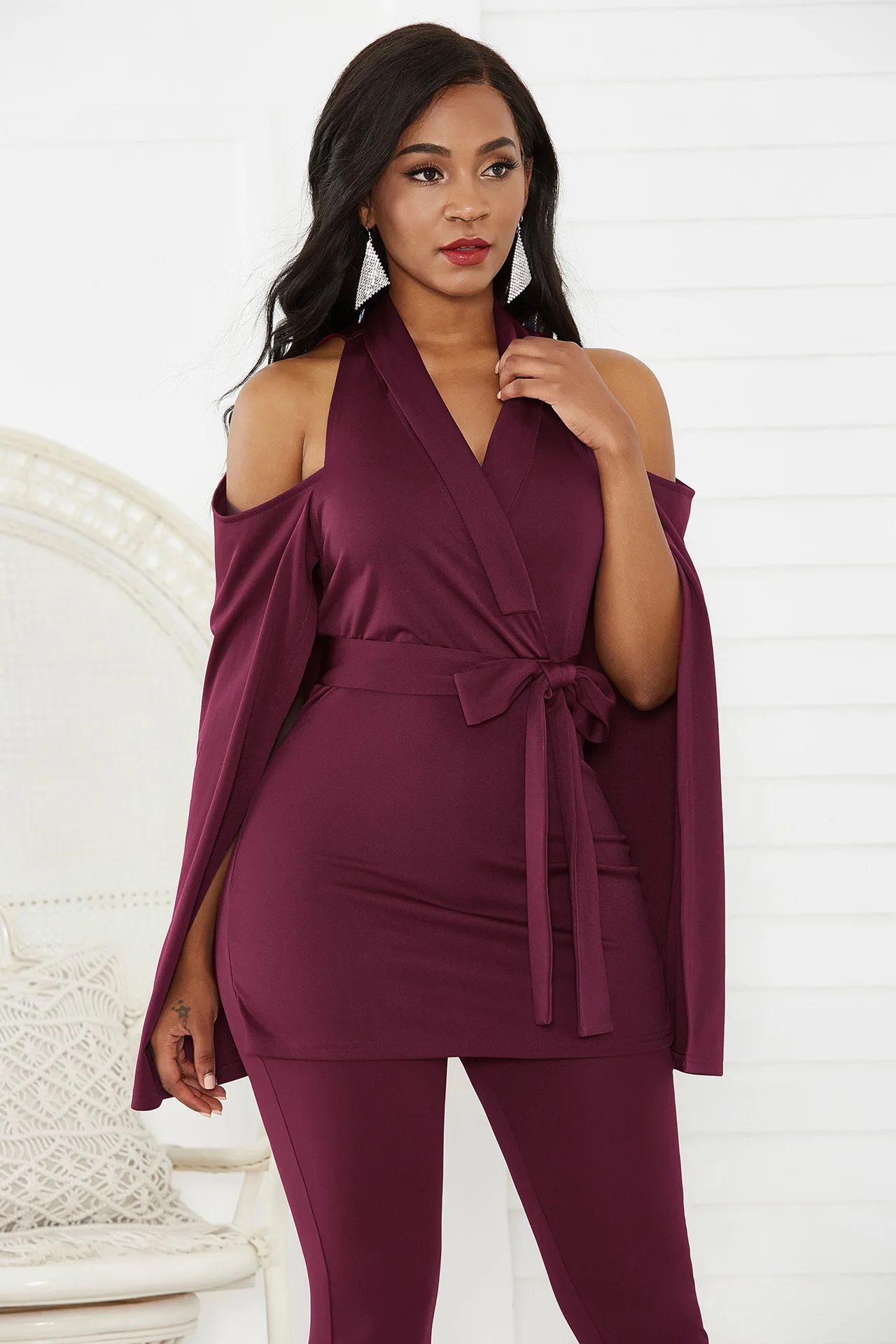 

Lady Going Out Party Black Cloak Sleeve Jumpsuits Elegant V-Neck Cape Long Sleeve Off Shoulder Winter Women Jumpsuits With Belt