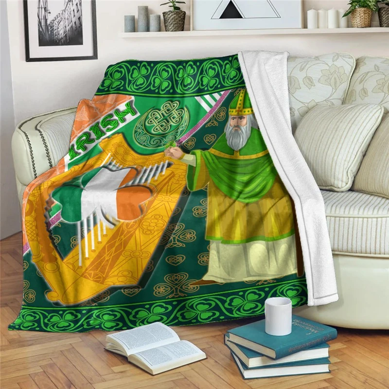 

Saint Patrick with Shamrock and Traditional Harp Flannel Blanket 3D Kids Quilt Home Life Travel Airplane Portable Throw Blanket