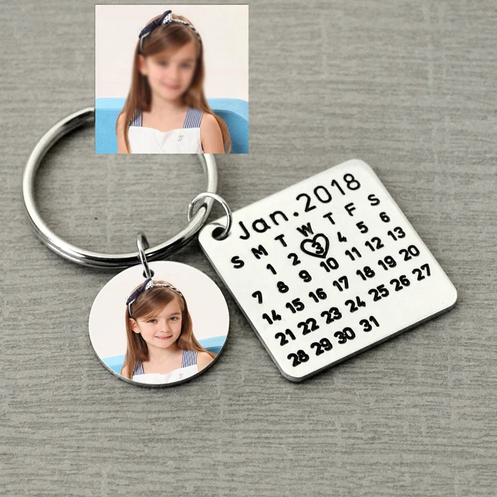 

Personalized Calendar Photo Keychain,Customized Calendar Anniversary Date highlighted with heart,Engraved Father's Gift for Dad