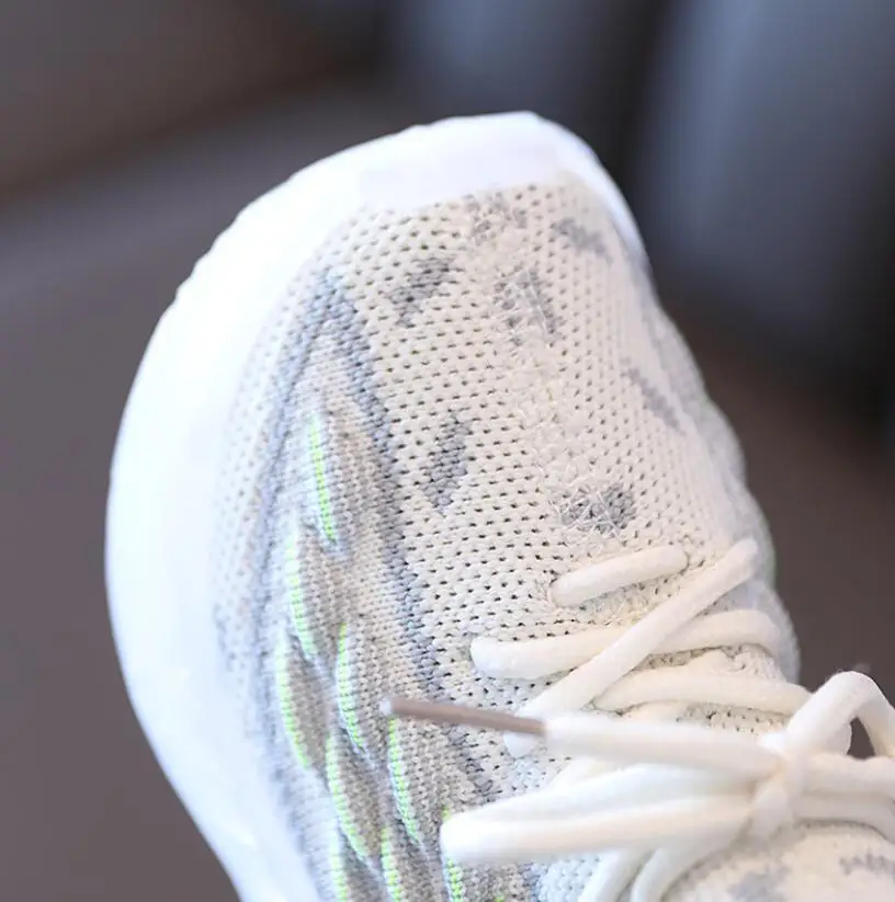 

2021 New Children's Led Shoes Boys Girls Lighted Sneakers Glowing Shoes for Kids Sneakers Boys Baby Sneakers with Luminous Sole