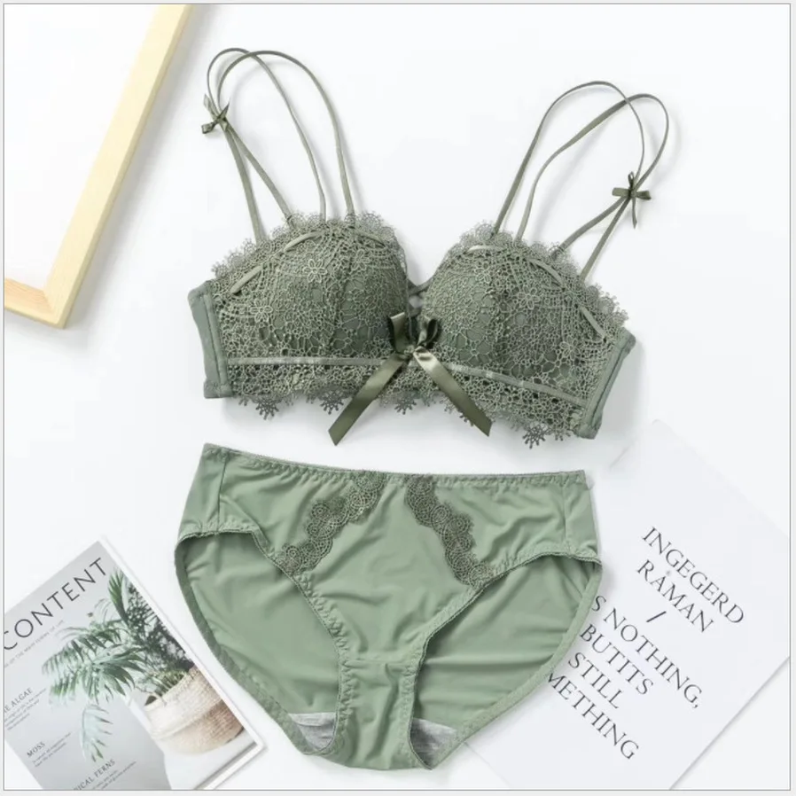 Привлекательное нижнее белье с перекрестной спинкой Привлекательный