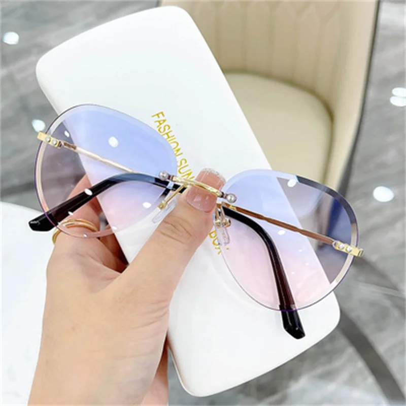 

Vintage Rimless Alloy Aviation Pilot Sunglasses for Men 2021 Brand Gradient Sun Glasses Female Metal Oval Shades Black Brown