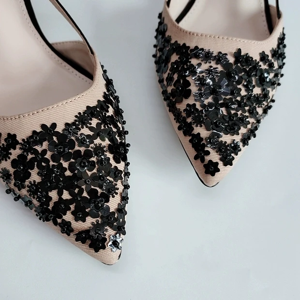 

European and American Beaded Baotou Sandals Female Pointed Shallow Mouth Buckle with Cat Heel Muller Small Fresh Shoes