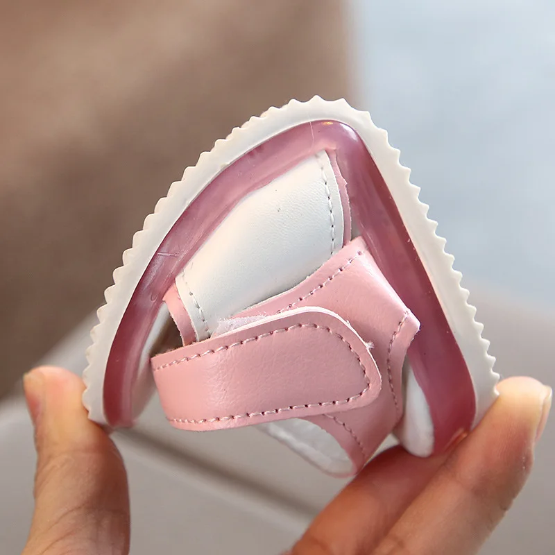 

2021 Summer New Girls Teeth Shimmering Sandals Fashion Luminous Princess Shoes Baby Breathable Soft Bottom Light Shoes