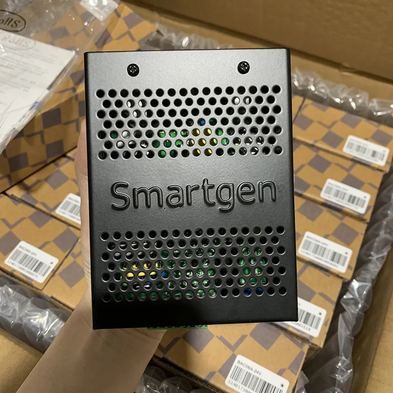 Smartgen BAC06A максимальный зарядный ток для зарядного устройства 12 В составляет 6 А; Максимальный зарядный ток для зарядного устройства 24 В-3 А.