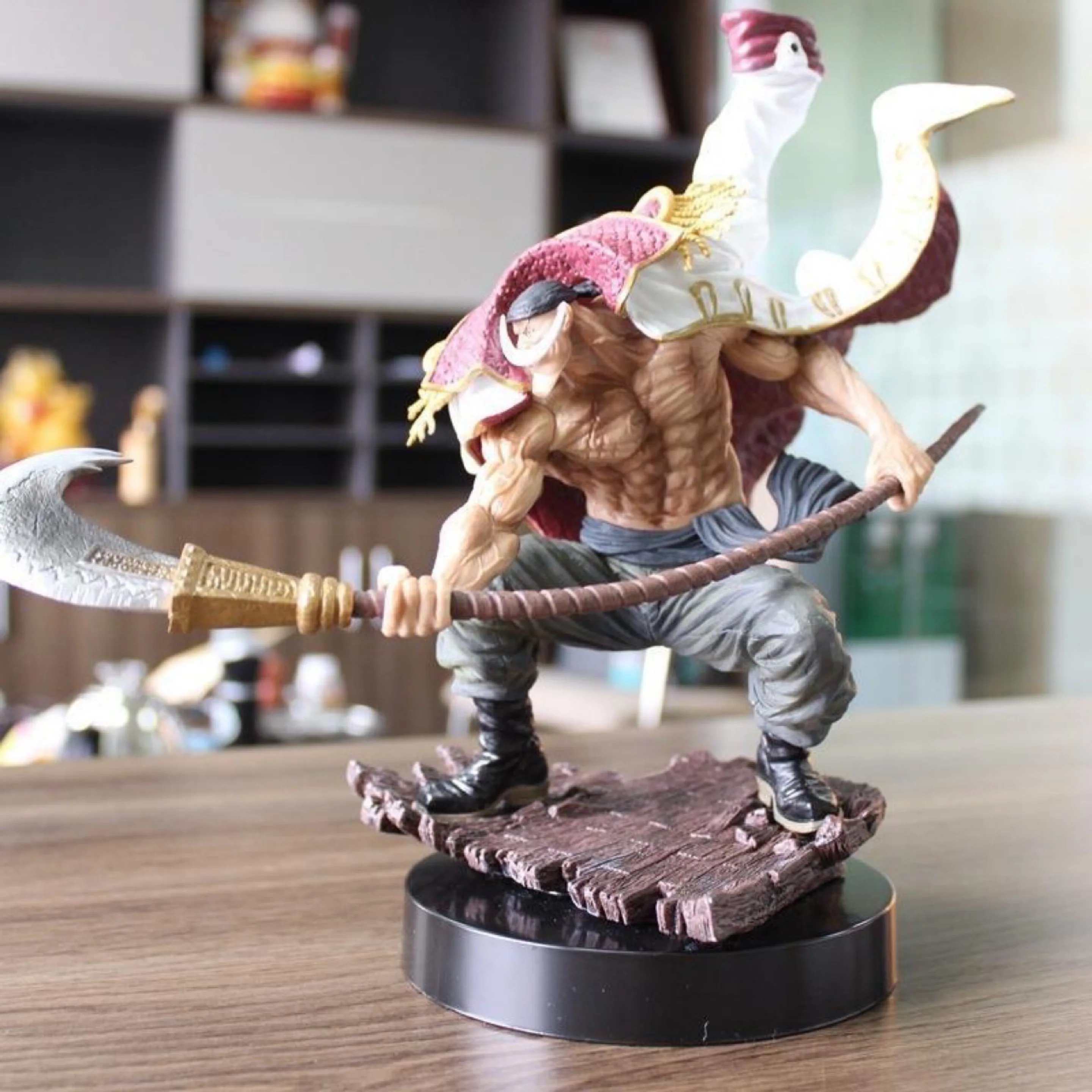 Экшн фигурка Newgate 25 см 1/7 белая борода Пираты Эдвард ПВХ Onepiece sculture этикетка