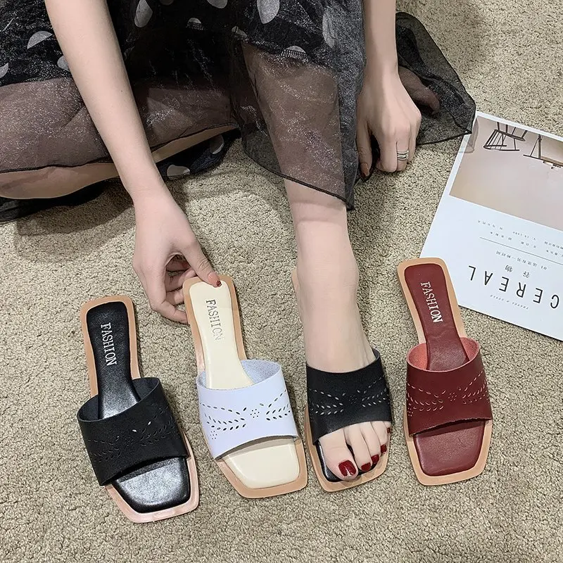 

Leather slippers women's summer new non-slip wear-resistant women's sandals and soft leather beach slippers plus size 35-41