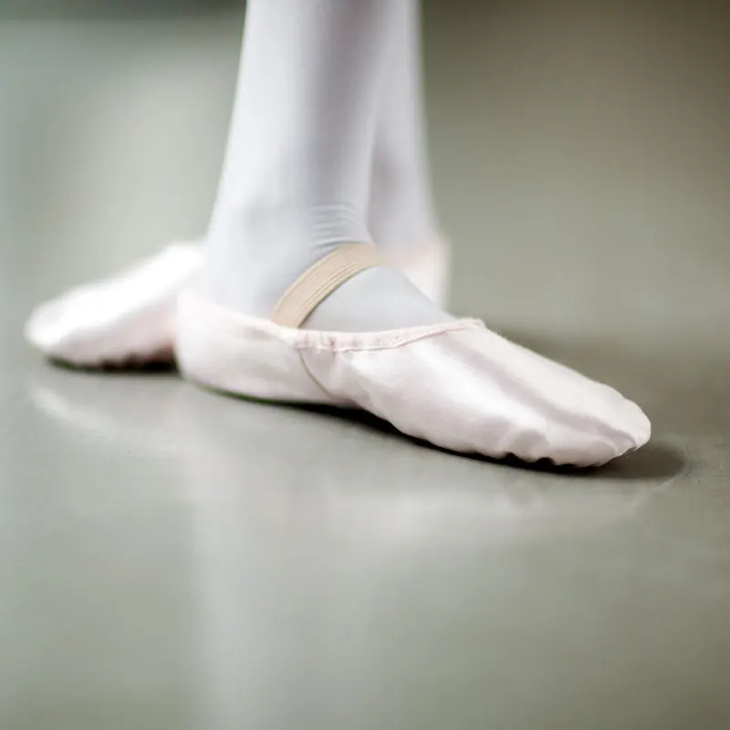 Профессиональные пуанты для балета Женская атласная балетная обувь с лентами