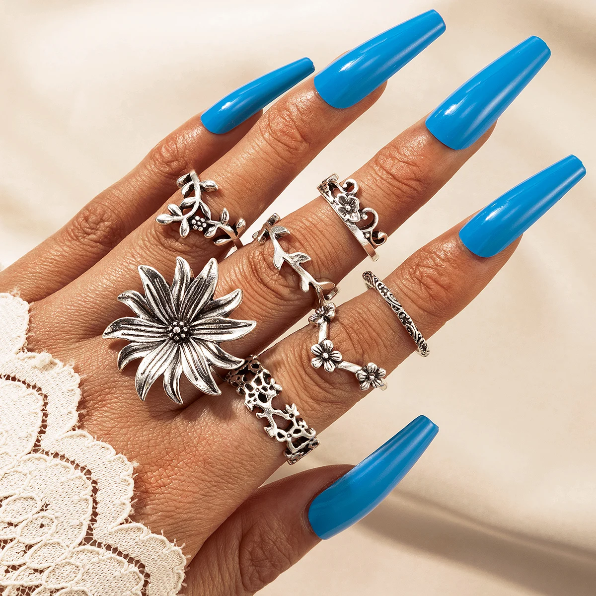 

Docona 7pcs/set Ancient Silver Color Flowers Joint Rings for Women Bohemian Geometry Hollow Metal Ring Set Jewelry Accessories
