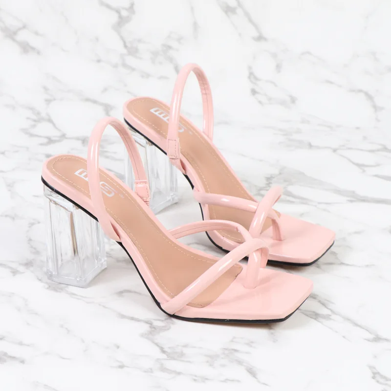 

New 2021 spring and summer versatile thick heeled sandals transparent heel one-piece medium heel solid large shoes