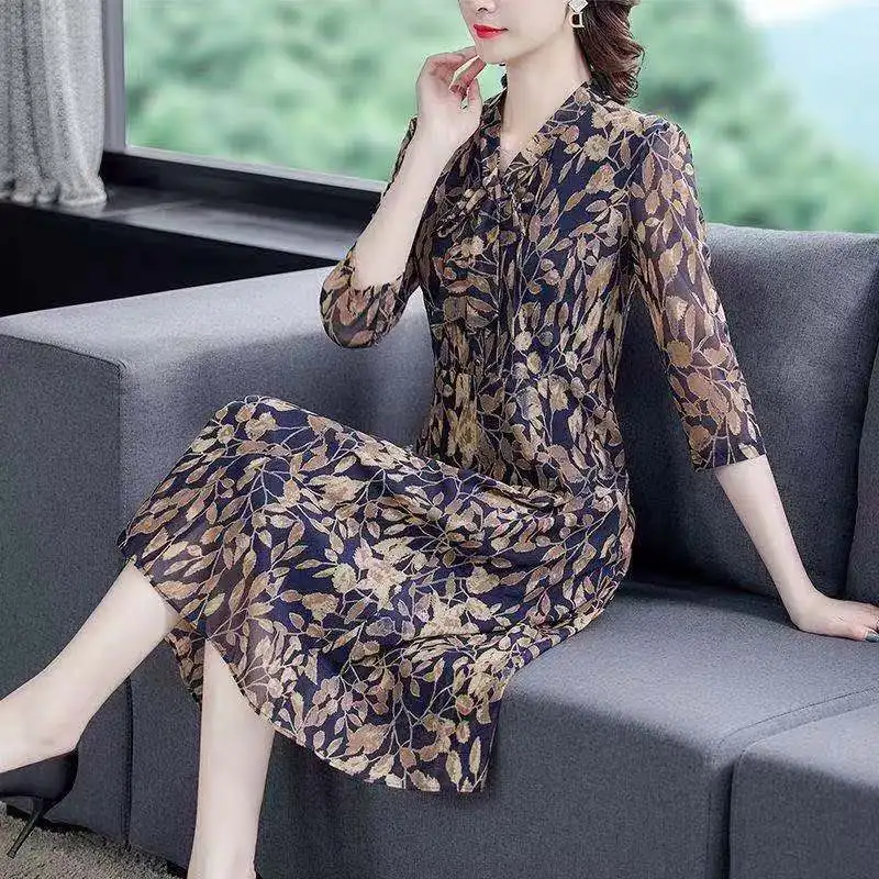 

Middle aged and elderly summer dress 2021 new high-end temperament gauze mother show thin medium and long foreign style floral