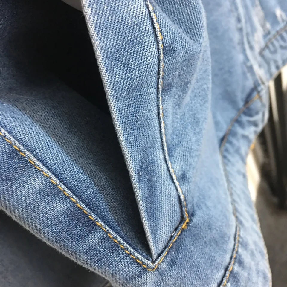 Женский пиджак с длинным рукавом приталенный однотонный из пупки весна-лето 2021 |