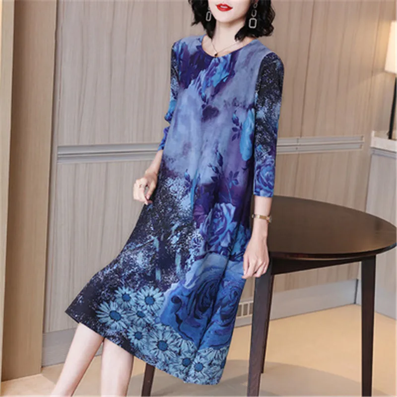 

Your lady's high-end Miyake printed dress spring new style female middle-aged mother loose large size fat mm covering belly wome