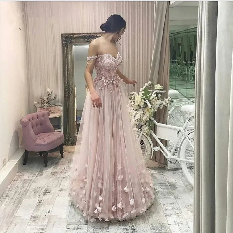 Женское длинное кружевное платье Pretty розовое для выпускного вечера с объемными