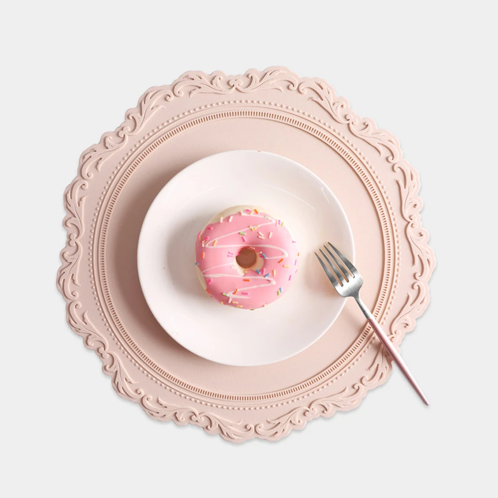 

Silicone round European style embossed heat insulation table mat pattern edge heightened pot mat lace decoration wedding coaster
