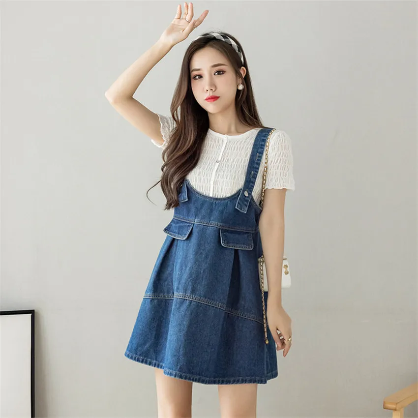 Женское джинсовое платье на тонких бретельках в стиле HIgh Street