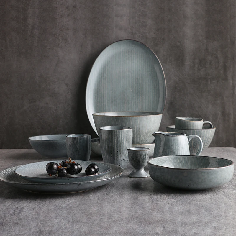 Японский набор столовых приборов в ретро полоску керамическая тарелка