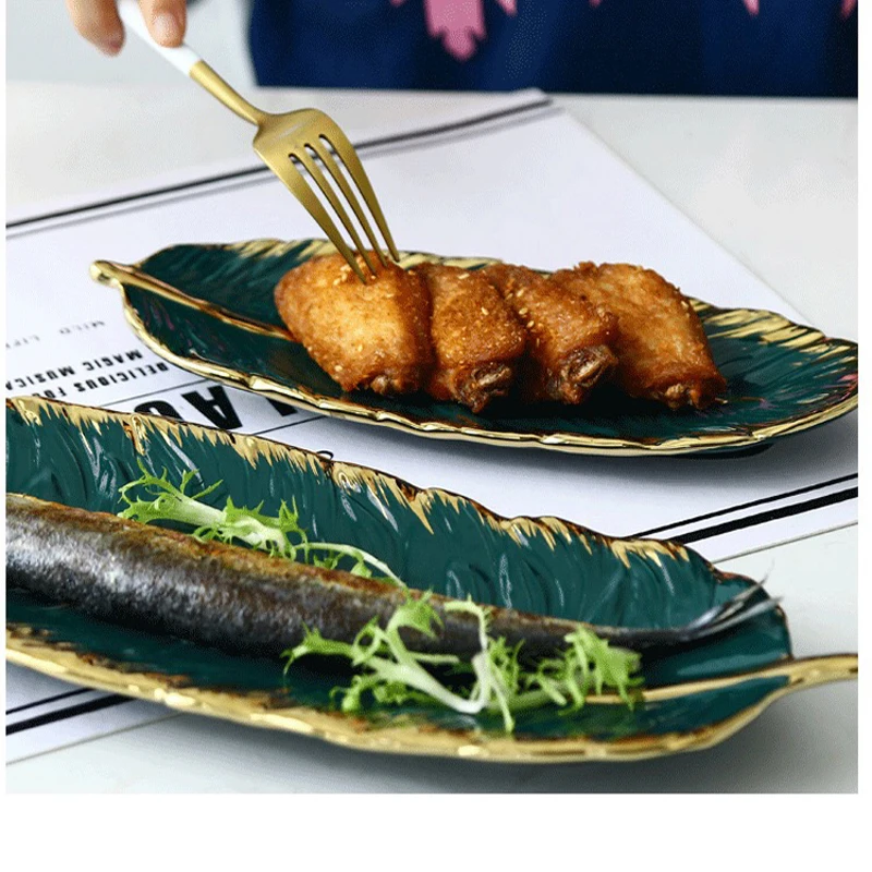 Зеленая керамическая тарелка в форме листьев банана Золотое фарфоровое зарядное