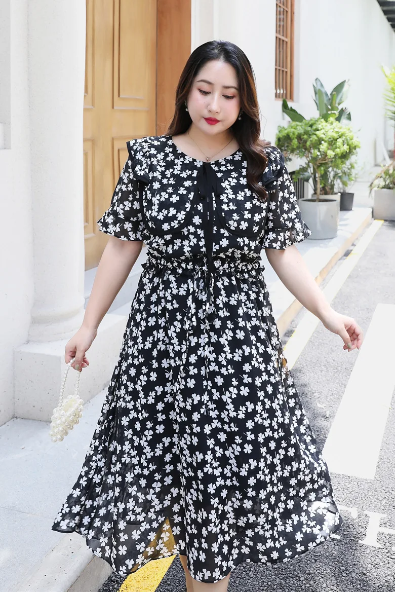 

Женское шифоновое платье-макси с круглым вырезом, завышенной талией и принтом