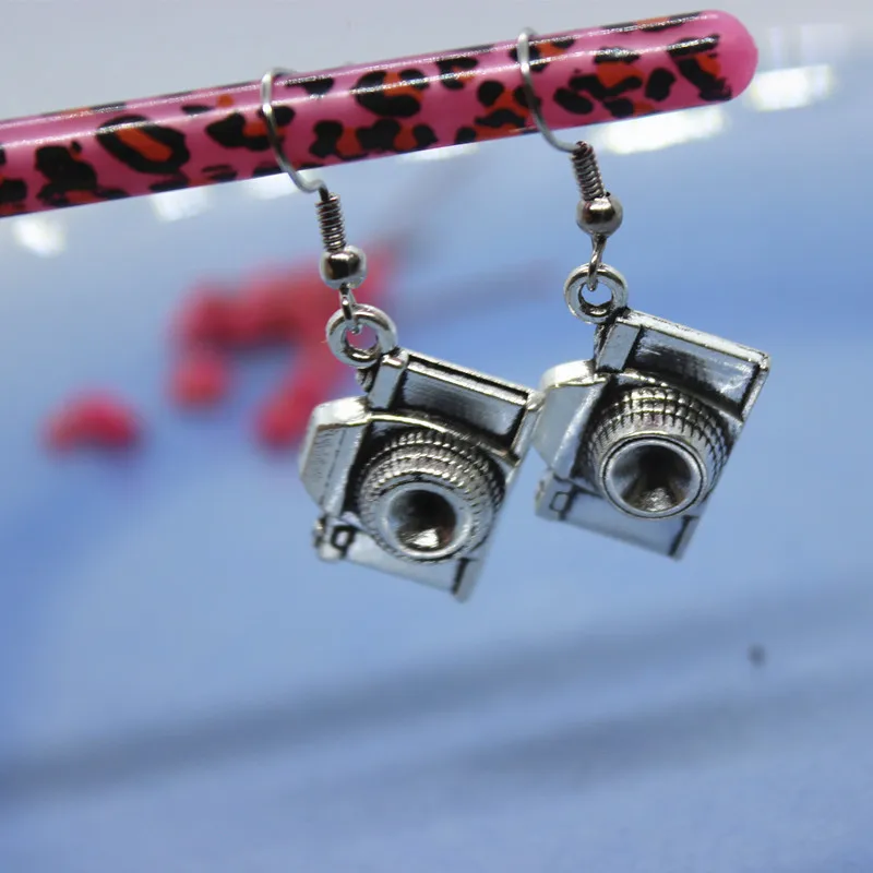 Винтажные Симпатичные серьги в форме мини камеры из бронзового цинкового сплава