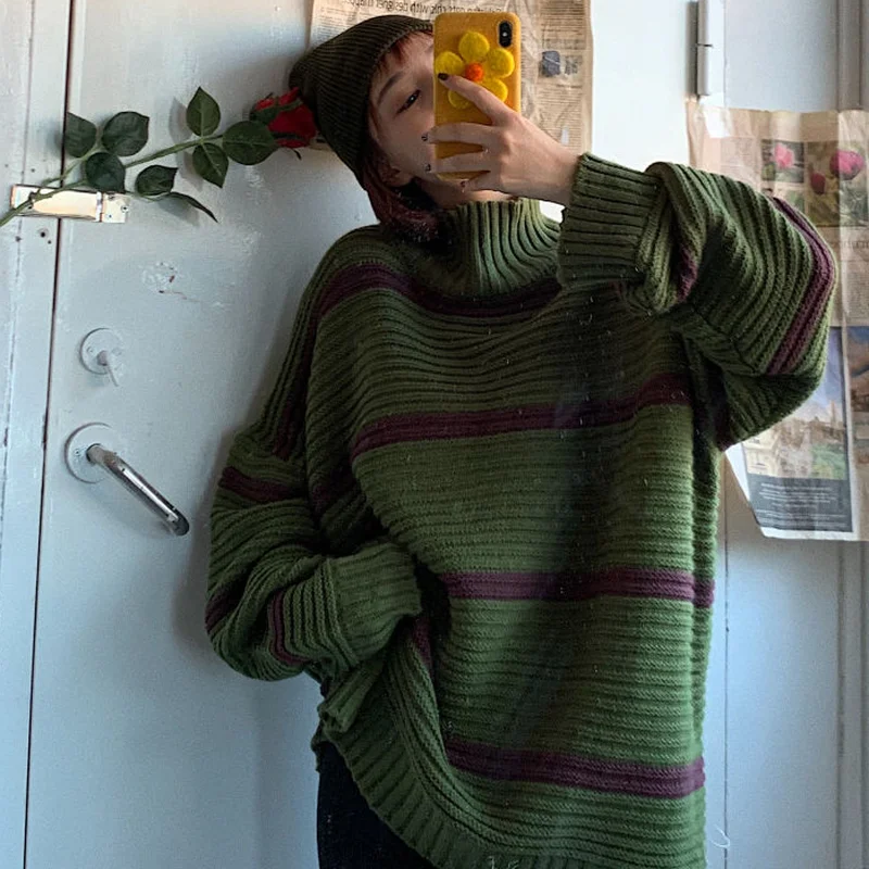 Свитер женский с высоким воротником утепленный мешковатый в Корейском стиле