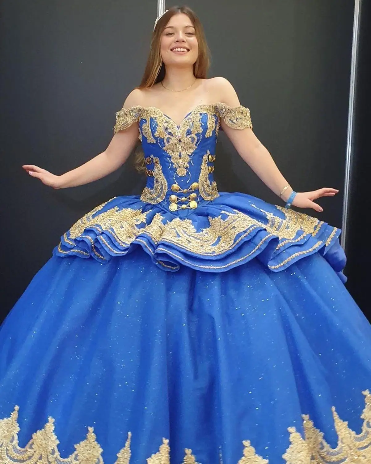 

Royal Blue Pink Gold Embroidery Ball Gown Quinceanera Prom Dresses Cheap Off the shoulder Cap Short Sleeves 2021 masquerade gown