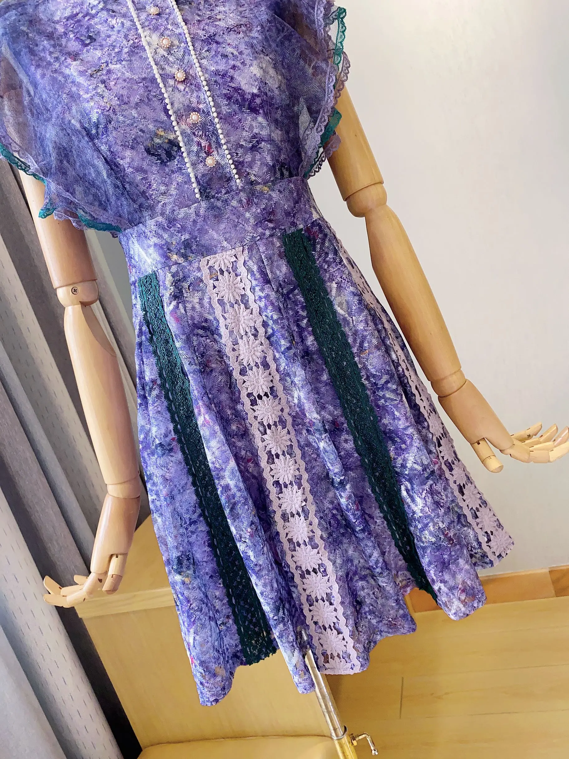 

Vintage Purple Dress For WOmen Stand Collar Pearls Beaded Ruffles Sleeveless Print Lace Tunic Dress vestidos elegantes para muje