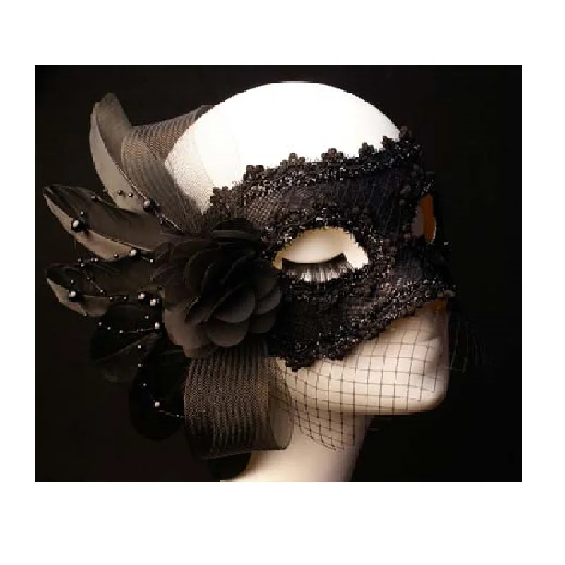 Красивая черная маска принцессы на Хэллоуин с искусственными перьями и цветами |