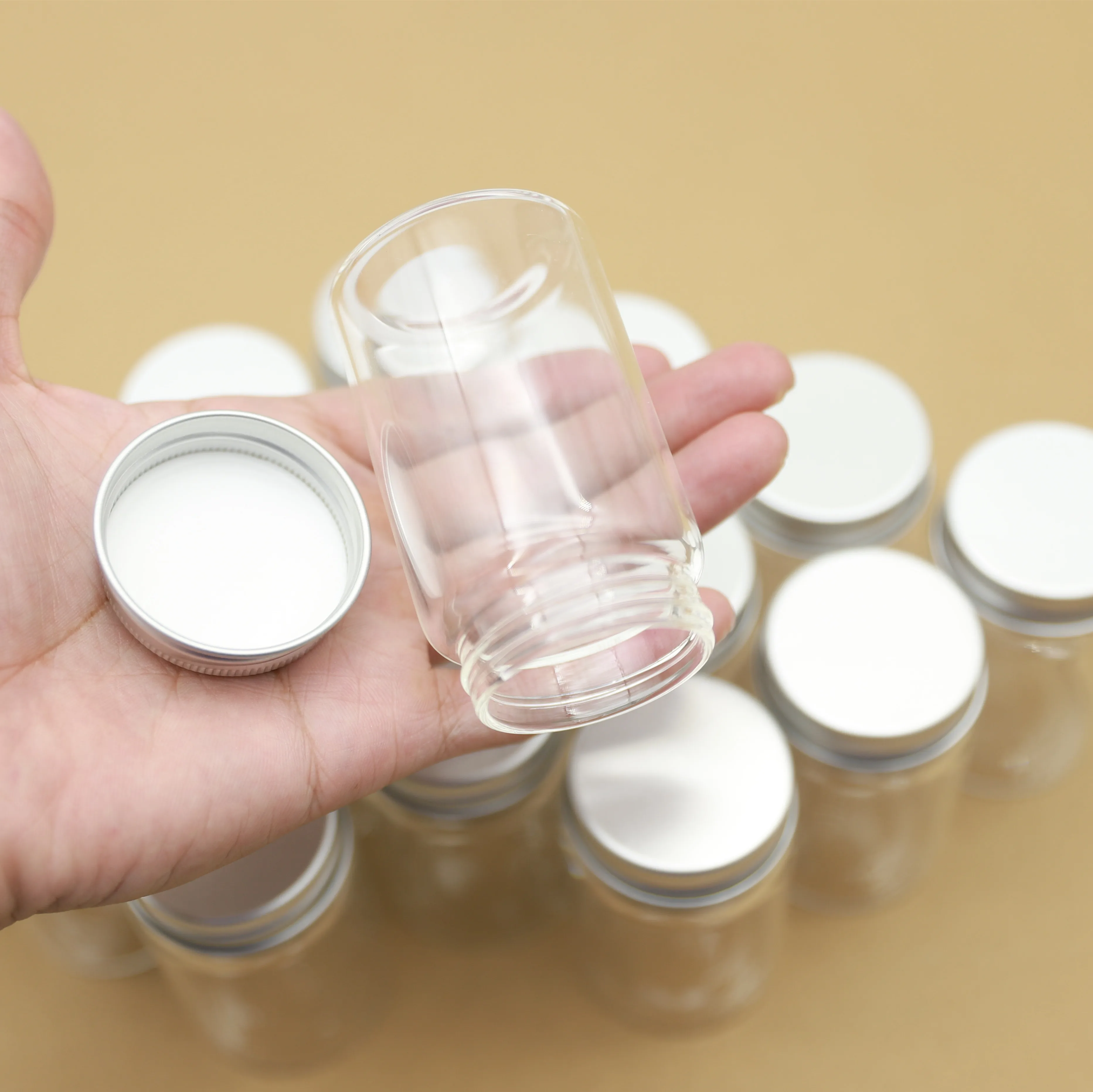 

6pcs/lot 47*80mm 100ml Small Glass Bottle jars Silver Screw Cap Candy Glass Jars Storage Container Transparent bottles