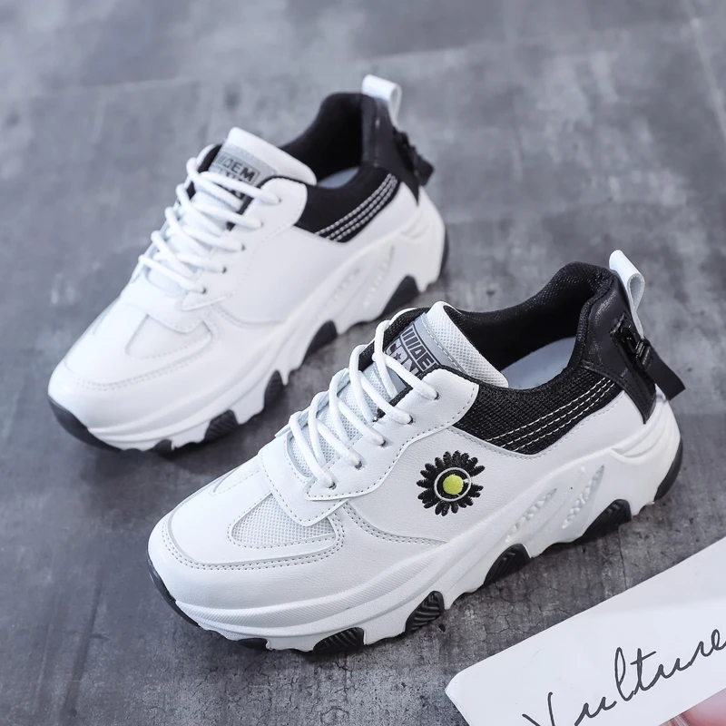 

Dad Shoes Female 2020 nian New Spring Wild Red Running Shoes Breathable Explosion White Shoes Summer