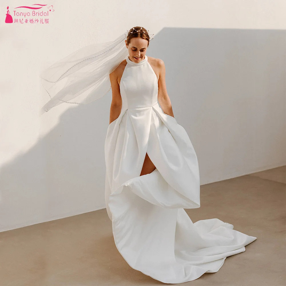 

Свадебное платье с открытой спиной, а-силуэта, с разрезом спереди