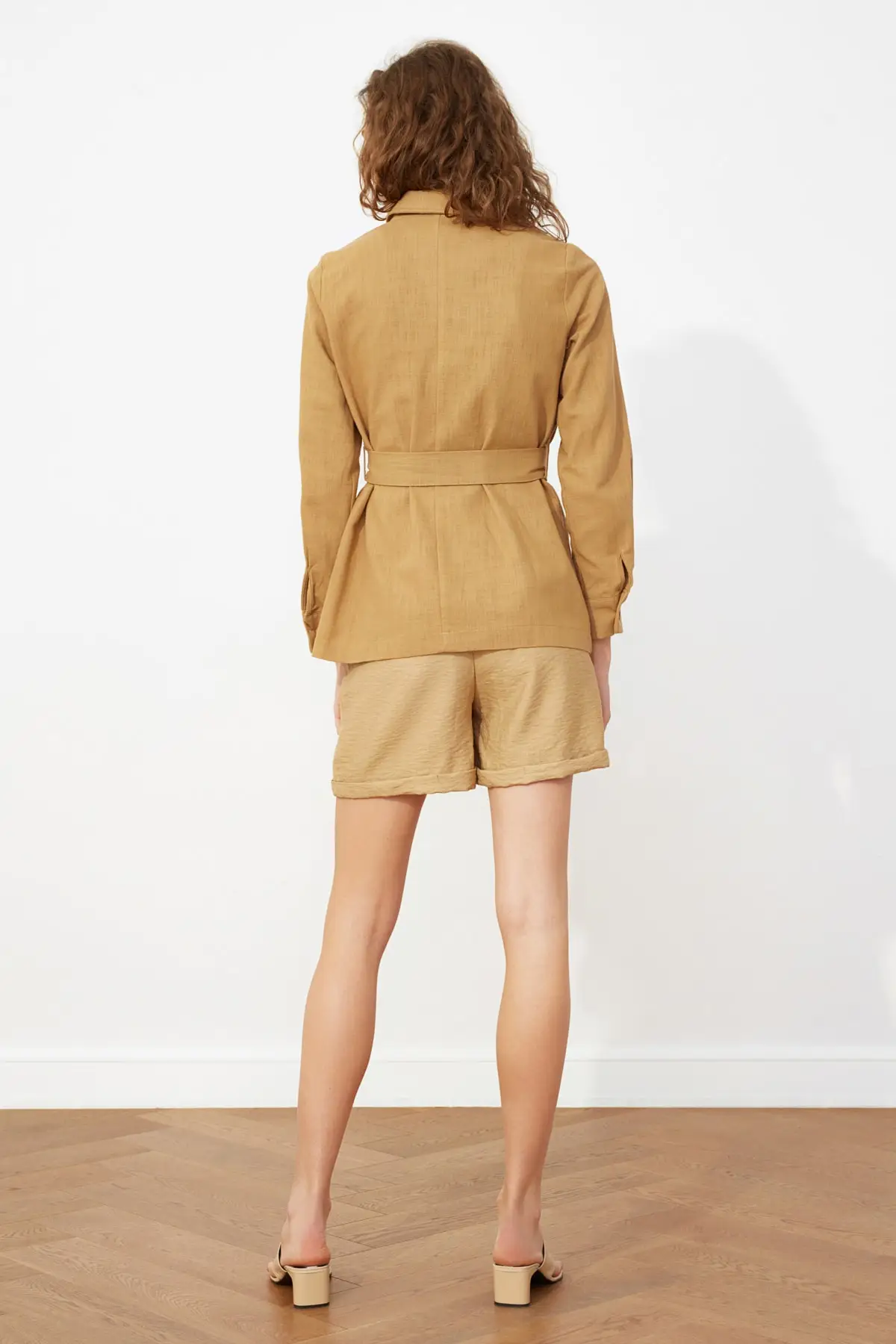 

Trendyol Lacing Detailed Jacket TWOSS21CE0200