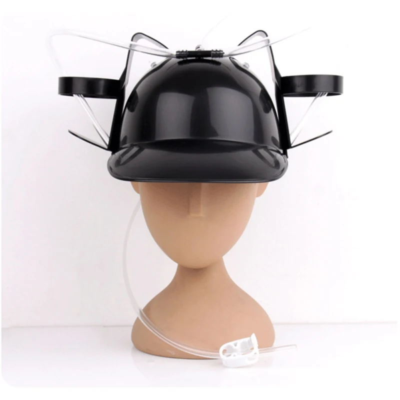 Питье пиво Кола Шахтерская шляпа ленивый шезлонг Соломенная шляпка день