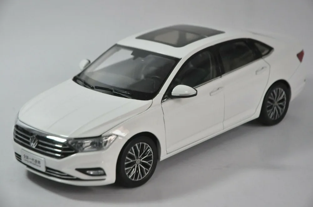 1:18 литая под давлением модель для Volkswagen VW Sagitar Jetta Длинная колесная база белый сплав игрушечный автомобиль миниатюрная Коллекция подарков