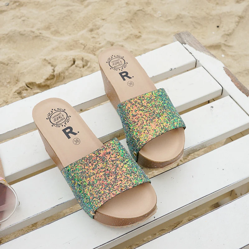 

Hot Sale Sequined Cloth Thick Bottom Slope With High Heel Ladies Beach Slippers Summer New Fashion With Waterproof Platform.