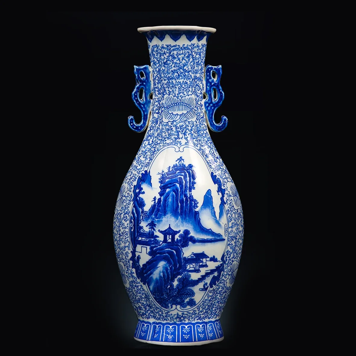 Традиционная фарфоровая ваза с изображением династии Цин сине белая ручной