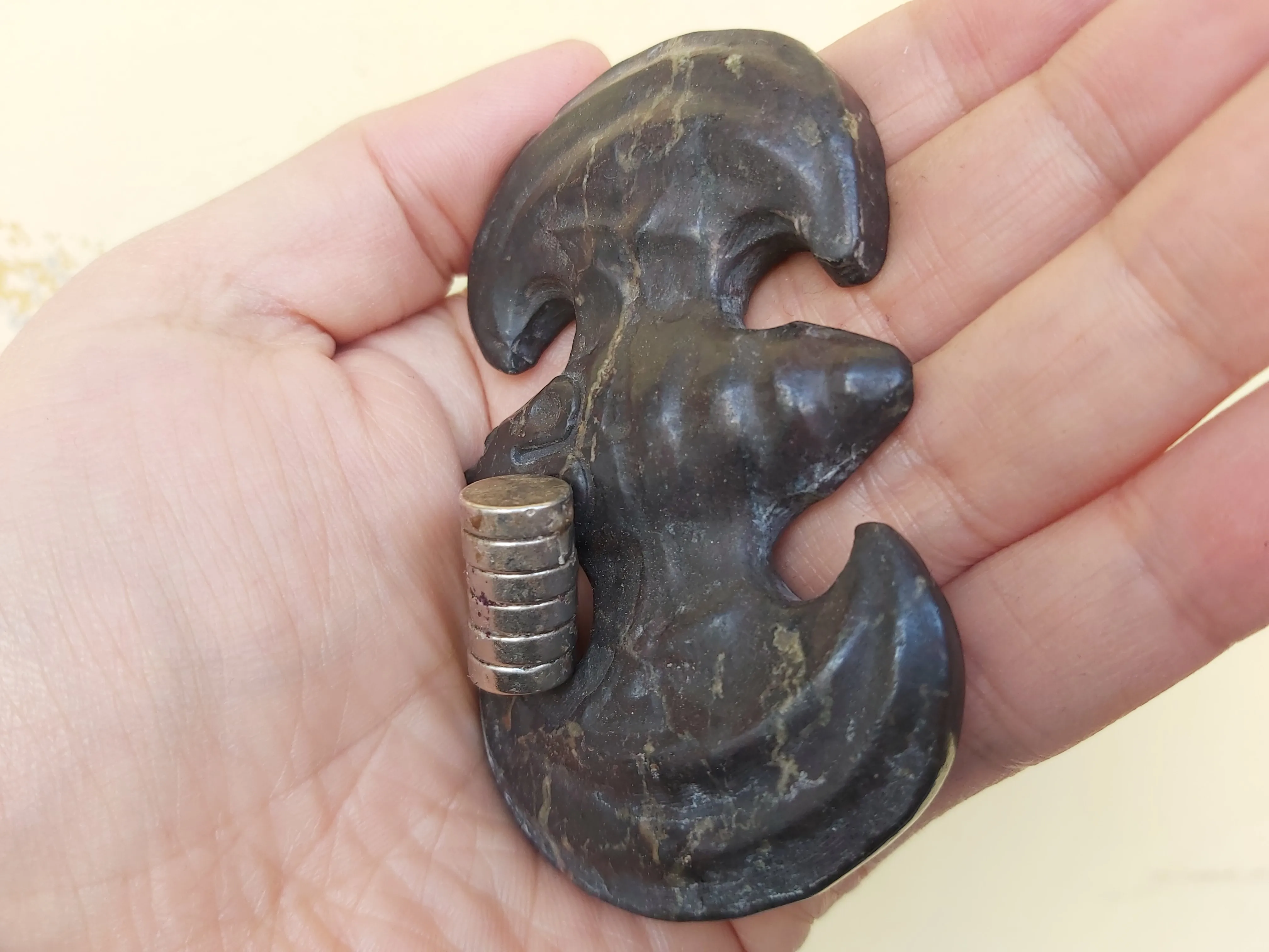 Chinese antique real stone jade Hongshan Culture Meteorite Jewelry pendant fossil iron magnet Bat mystery Devil status | Дом и сад