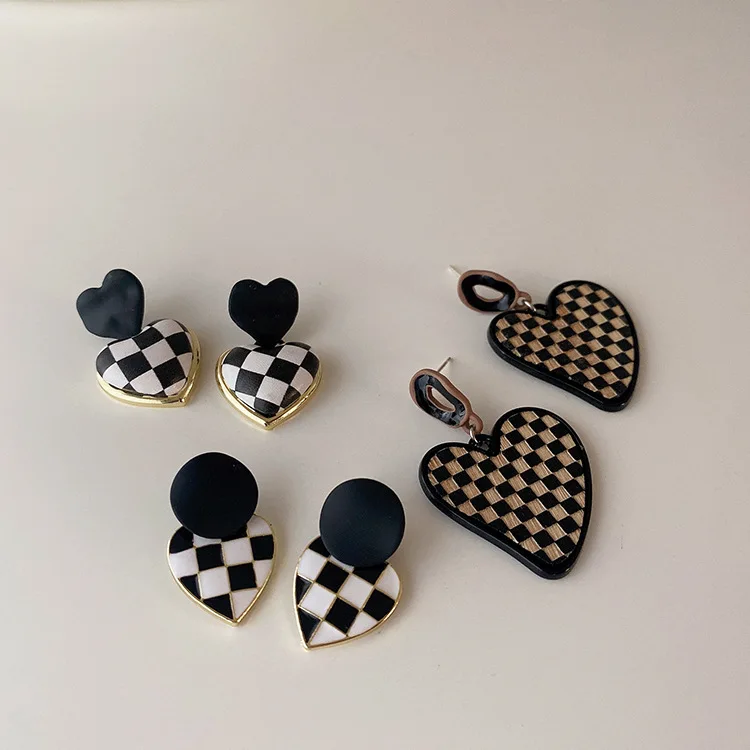 

Корейские металлические кожаные шахматные серьги-капли для женщин и девушек модные серьги Ювелирные изделия Подарки