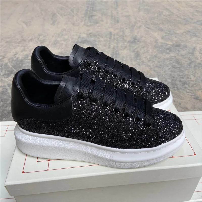 

Оригинальные ботинки, новая спортивная обувь, покрытая грубыми Черными Блестками, золотой лук, очень блестящая