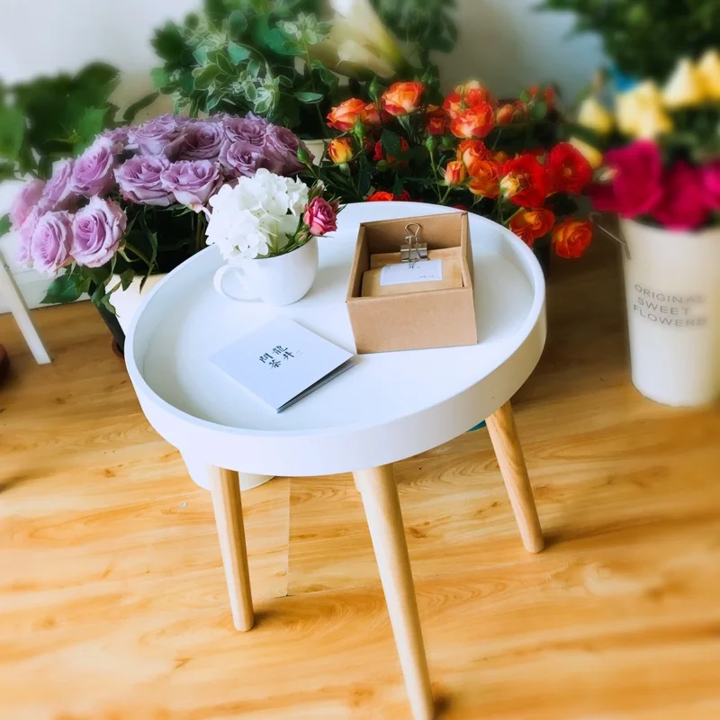 Маленький круглый стол в скандинавском стиле прикроватный столик для дивана