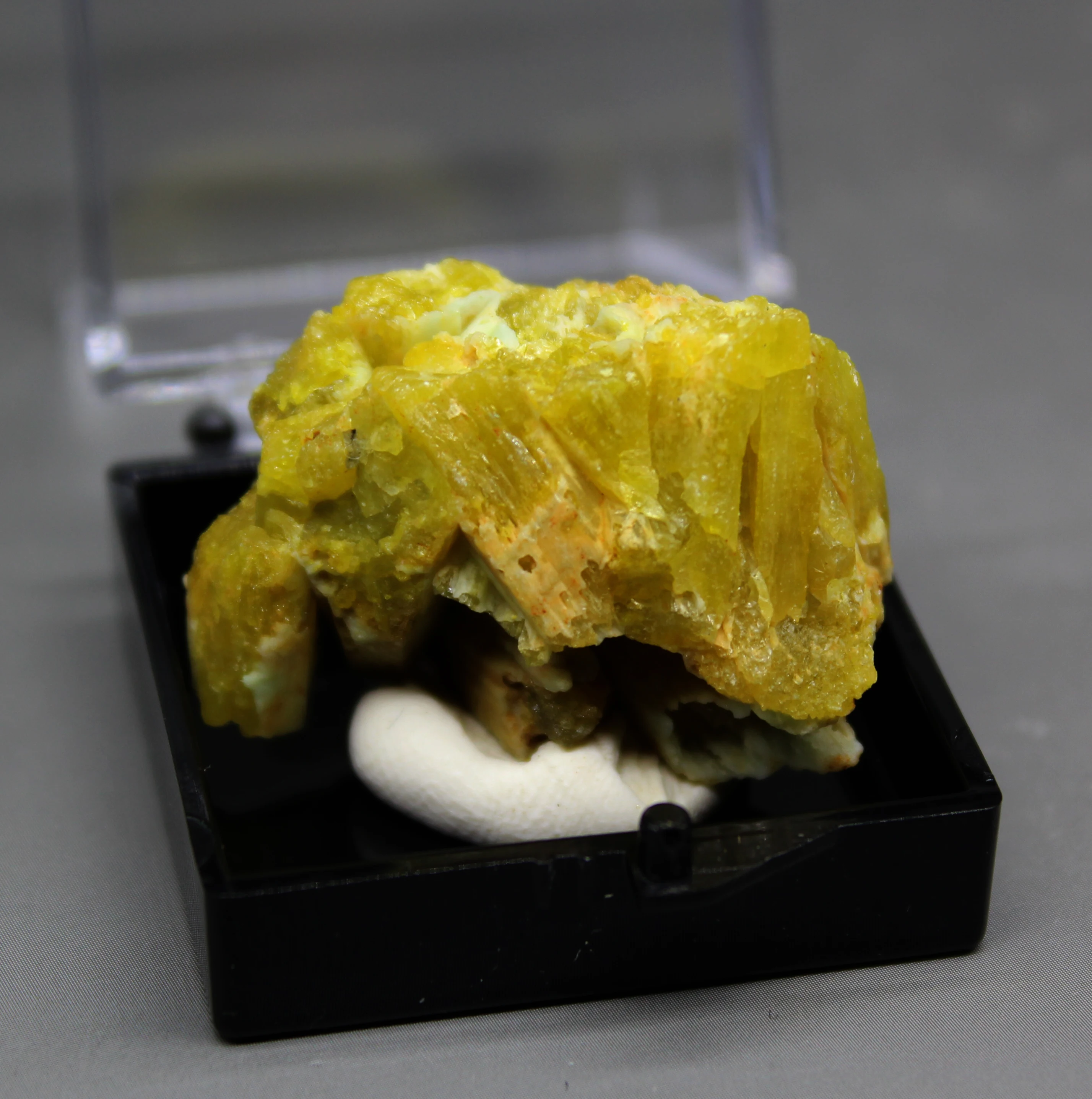 100% натуральный пироморфит воды минеральные образцы камней и кристаллов