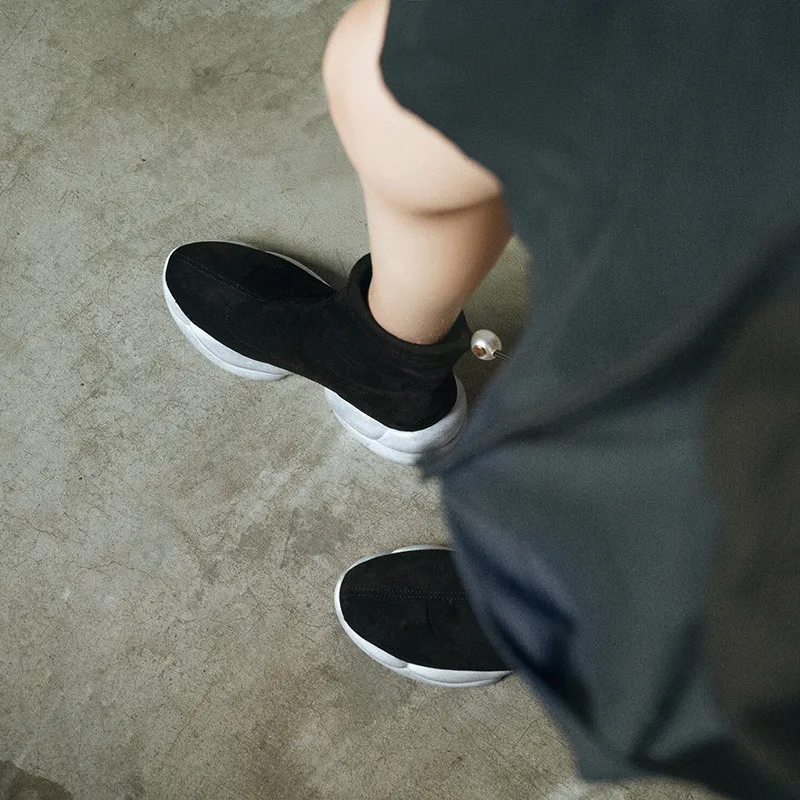 Женские кроссовки из флока FEDONAS черные эластичные на плоской платформе