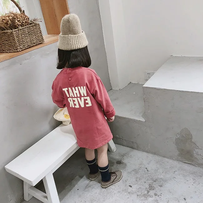 Хлопковое платье-футболка для девочек 2-6 лет с длинными рукавами и буквенным
