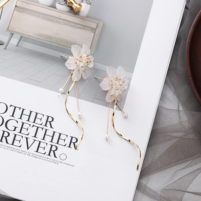 Женские акриловые висячие серьги Милые Лепестки Фея Белый скраб цветок